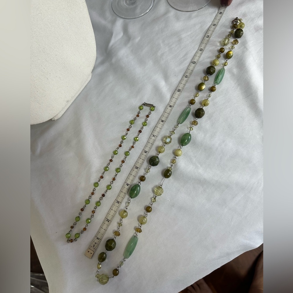 Two green bead necklaces - Picture 2 of 5